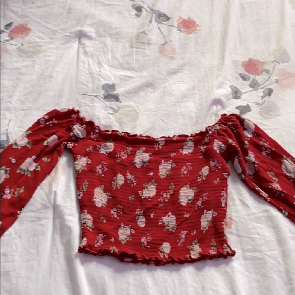 Hollister flowery top